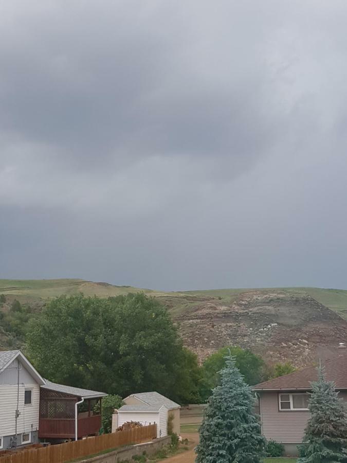 Duplex With A View Apartment Drumheller Exterior photo